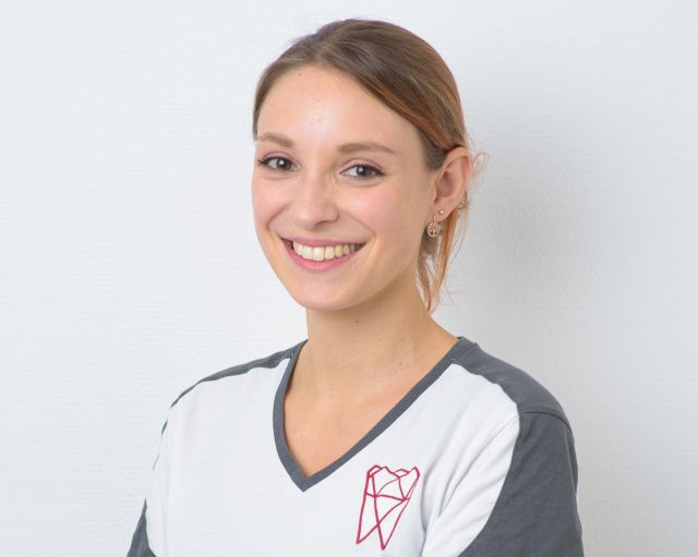 Anne_Zueckert_klein_640_512 Zahnarzt_Dresden_Striesen_Zanger_Stephan_Zueckert_Anne_640_512